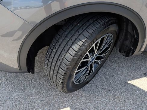 Used 2022 Ford Escape Titanium FWD image 43