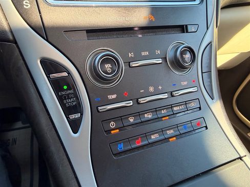 Used 2019 Lincoln Nautilus Reserve image 37