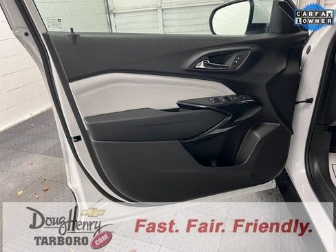 Used 2025 Chevrolet Trax LT FWD image 27