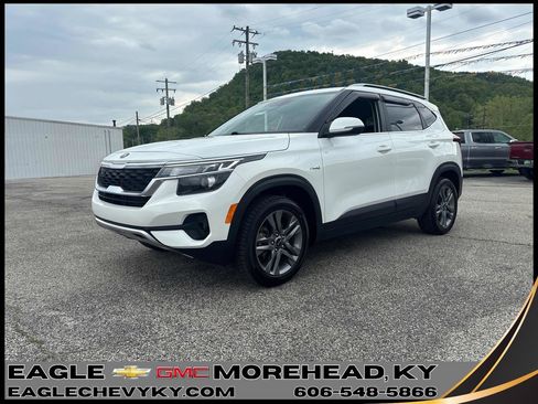 Used 2021 Kia Seltos S AWD/4WD image 1