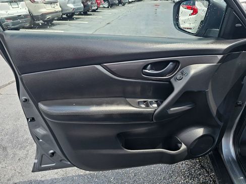 Used 2020 Nissan Rogue S AWD/4WD image 12