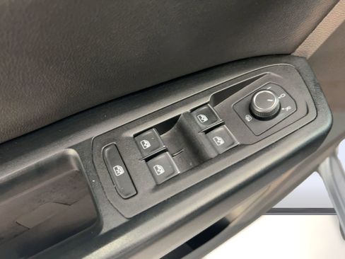 Used 2019 Volkswagen Atlas SE w/ Towing Package image 13