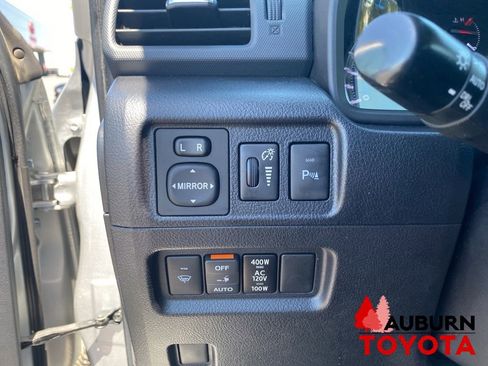 Used 2018 Toyota 4Runner Limited AWD/4WD image 41
