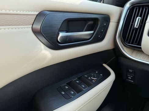 New 2026 Nissan Armada Platinum image 14