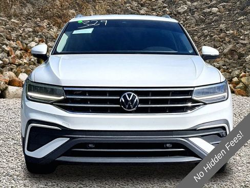 Used 2024 Volkswagen Tiguan SE FWD image 3