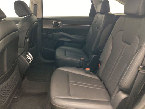 Used 2023 Kia Sorento EX w/ Panoramic Sunroof Package FWD image 18
