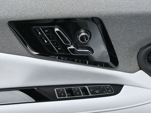 Certified 2025 Cadillac Optiq Sport 1 AWD/4WD image 12