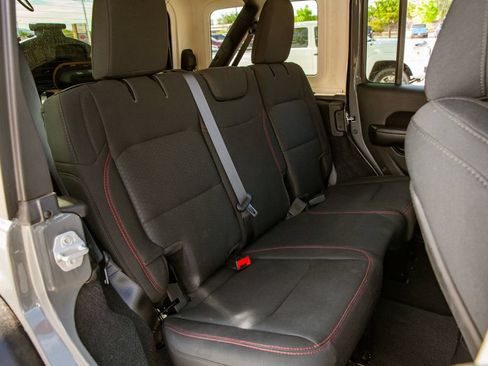 Used 2019 Jeep Wrangler Unlimited Rubicon AWD/4WD image 11