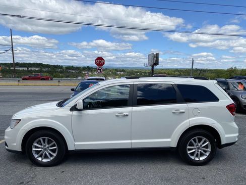 Used 2019 Dodge Journey SE FWD image 9
