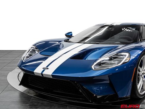 Used 2022 Ford GT RWD image 13