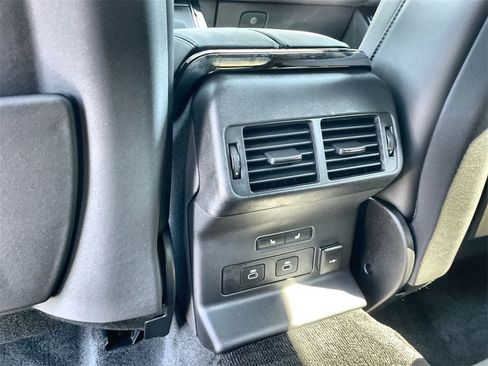 Used 2025 Land Rover Range Rover Velar Dynamic HSE image 16