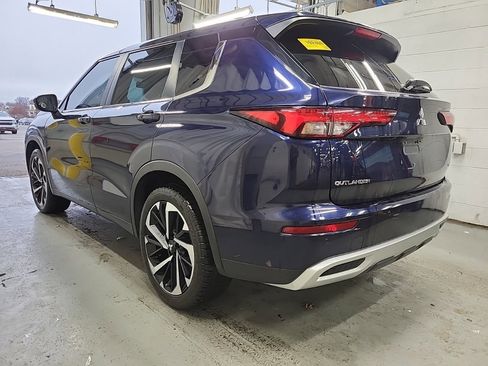 Used 2023 Mitsubishi Outlander SE Black Edition image 8