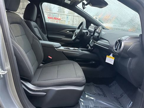 New 2026 Chevrolet Equinox EV LT image 10