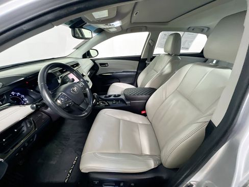 Used 2014 Toyota Avalon Limited image 14