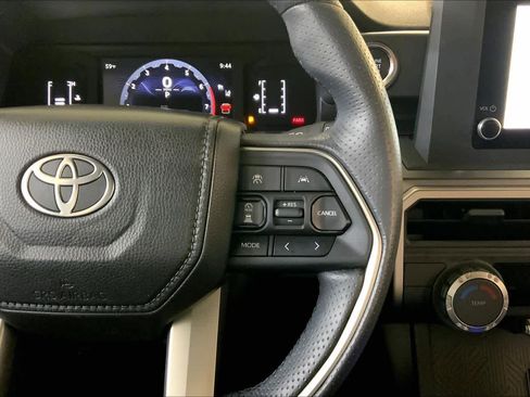 Used 2025 Toyota 4Runner SR5 AWD/4WD image 24