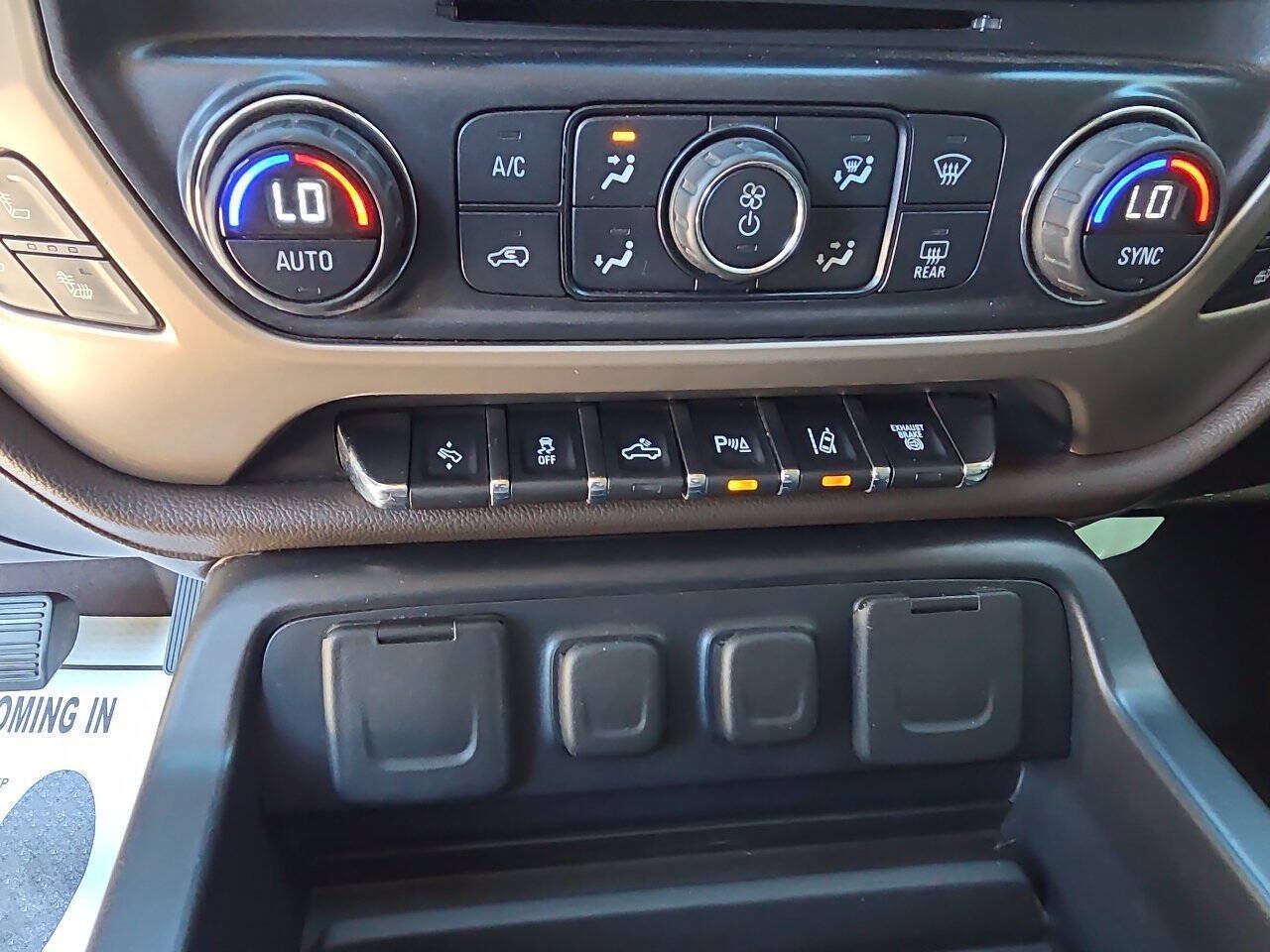 Used 2016 GMC Sierra 3500 Denali w/ Duramax Plus Package AWD/4WD image 19