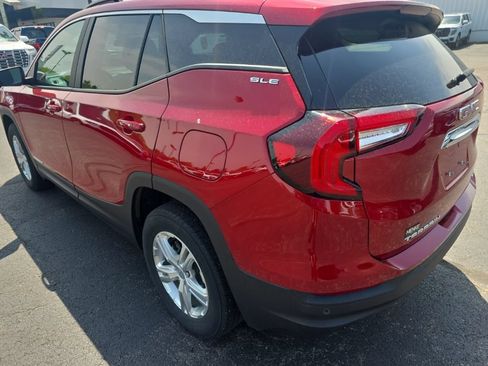 Used 2024 GMC Terrain SLE w/ Driver Convenience Package AWD/4WD image 8