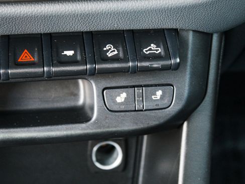 Used 2022 Chevrolet Colorado Z71 w/ Safety Package AWD/4WD image 19