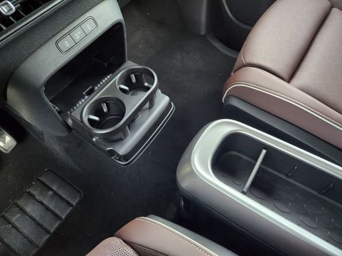 New 2025 Volkswagen ID. Buzz Pro S RWD image 16