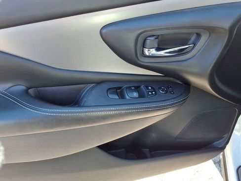Used 2019 Nissan Murano S AWD/4WD image 13