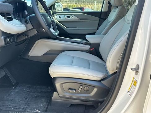 New 2026 Ford Explorer Active w/ Active Comfort Package image 9