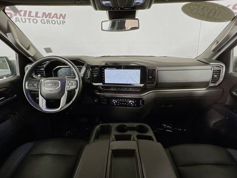 Used 2025 GMC Sierra 1500 SLT image 25
