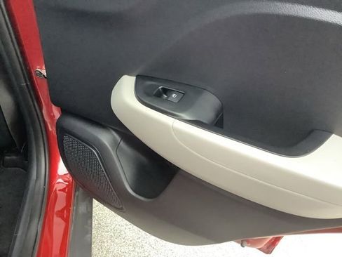 Certified 2023 Hyundai Venue SEL image 13