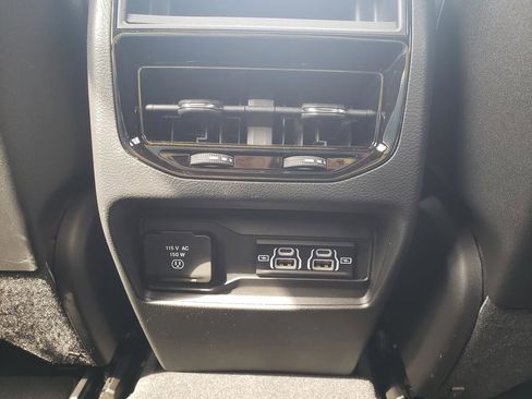 New 2025 Jeep Grand Cherokee Laredo X w/ Luxury Tech Group I image 13