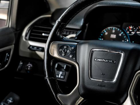 Used 2020 GMC Yukon XL Denali RWD image 18