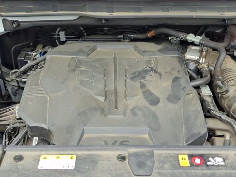 Used 2025 Kia Carnival EX FWD image 31