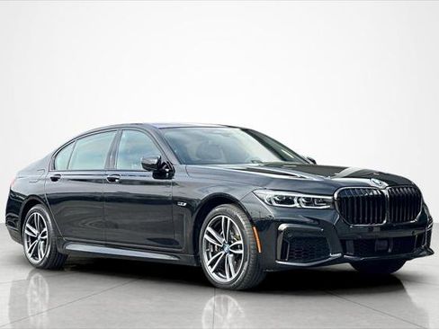 Used 2022 BMW 745e xDrive w/ M Sport Package image 7
