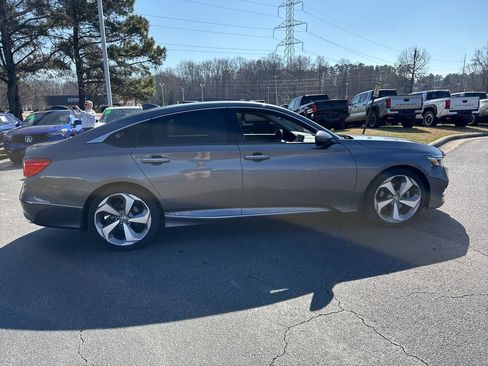 Used 2018 Honda Accord Touring image 6