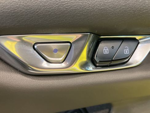 Used 2020 Chevrolet Corvette Stingray Coupe w/ 1LT image 13