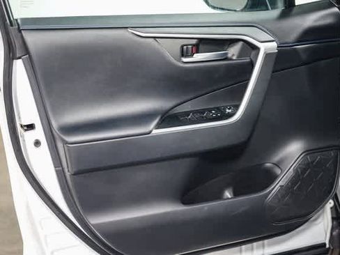 Certified 2019 Toyota RAV4 XSE image 23