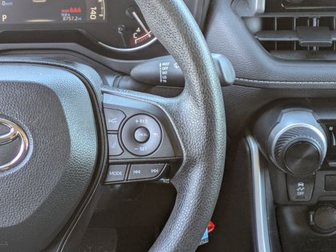 Used 2024 Toyota RAV4 LE image 22