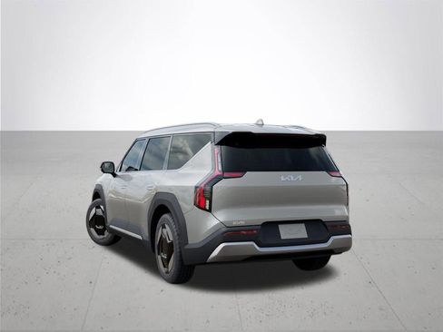 New 2026 Kia EV9 Wind AWD/4WD image 4