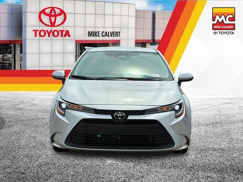 Used 2026 Toyota Corolla LE FWD image 8