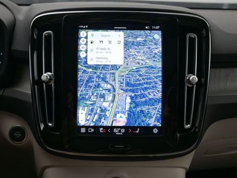 Used 2023 Volvo XC40 B5 Plus w/ Protection Package Premier image 14