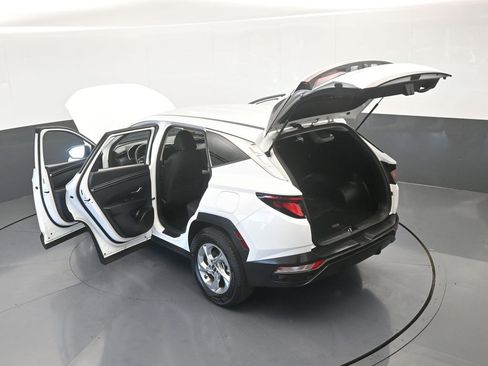 Used 2023 Hyundai Tucson SE image 58