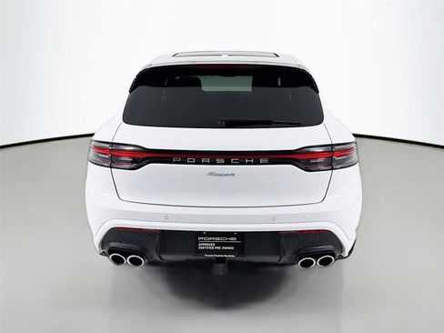 Certified 2025 Porsche Macan AWD/4WD image 27
