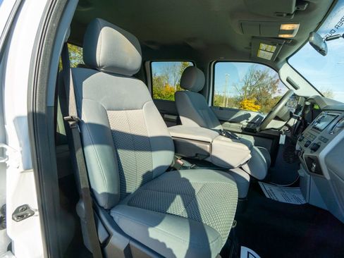 Used 2015 Ford F250 XLT w/ XLT Interior Package image 30