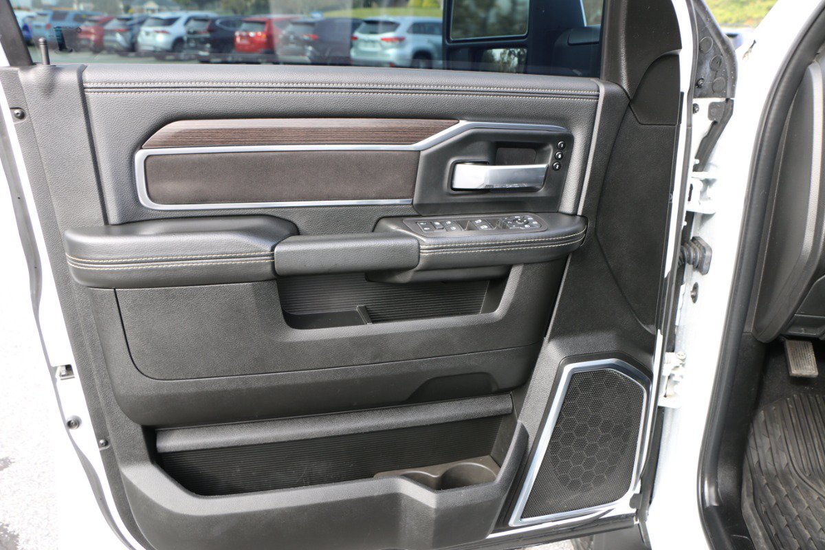 Used 2025 RAM 2500 Laramie AWD/4WD image 17
