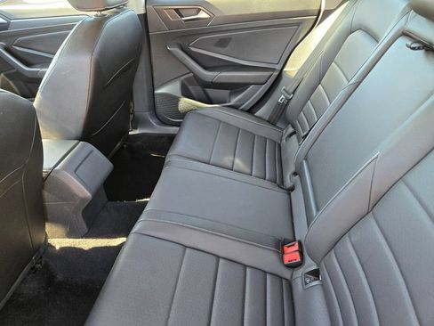 Used 2024 Volkswagen Jetta SE FWD image 7
