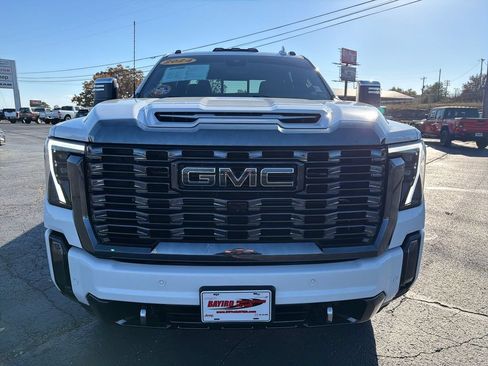 Used 2024 GMC Sierra 2500 Denali Ultimate AWD/4WD image 3
