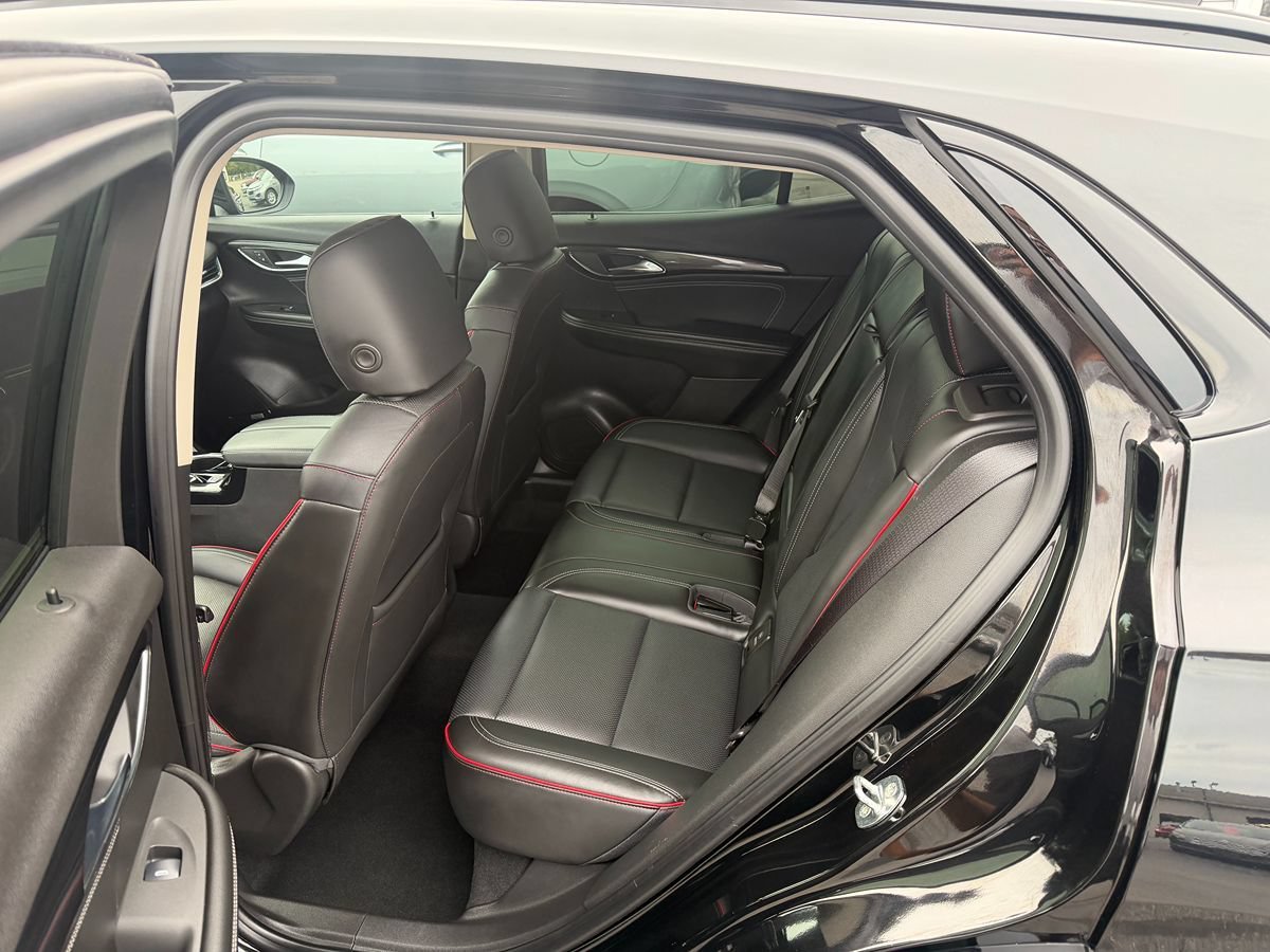 Used 2022 Buick Envision Essence w/ Technology Package I AWD/4WD image 5