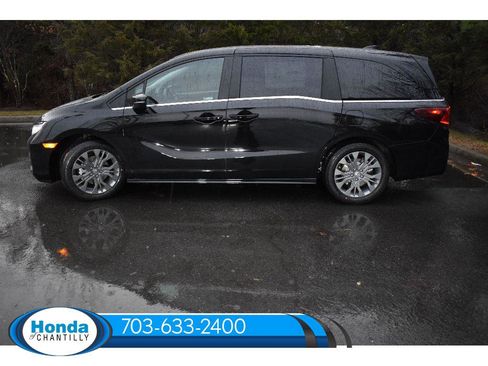 New 2026 Honda Odyssey Touring image 4