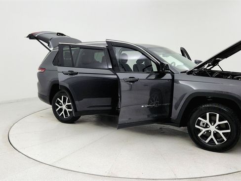 Used 2023 Jeep Grand Cherokee L Limited w/ Luxury Tech Group II AWD/4WD image 34