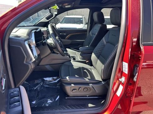 Used 2024 GMC Canyon Denali image 19