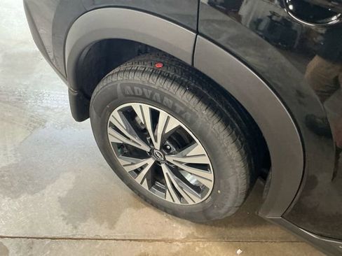 Used 2023 Nissan Rogue SV w/ SV Premium B Package AWD/4WD image 19