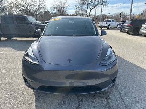 Used 2022 Tesla Model Y Long Range image 3